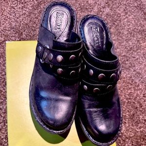 Born clogs size 7
